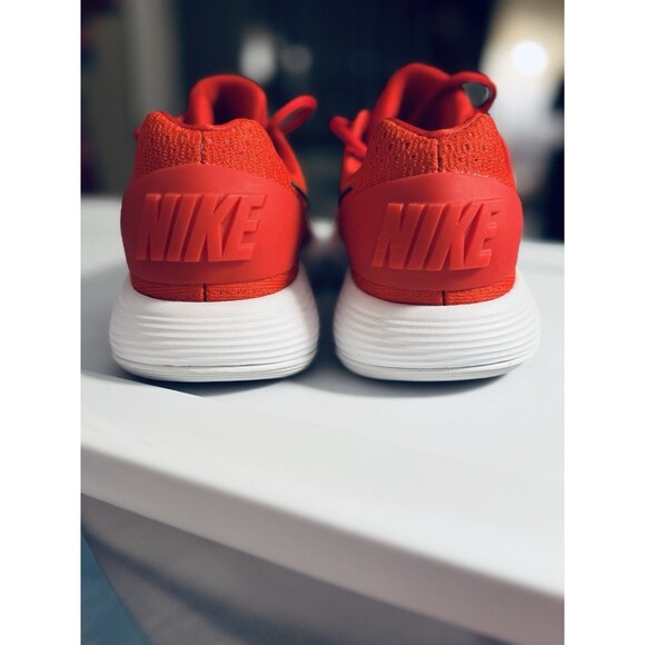 Size 8.5 Women’s Nike Shoe Hyperdunk 2017 Red White Low Top Sneaker - Picture 10 of 10